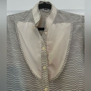 Chic blouse/button down